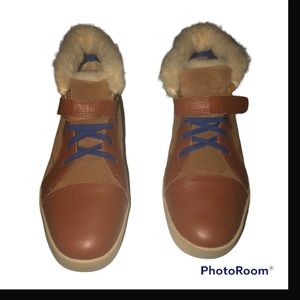 UGG Boys Theron Chestnut Insulated Sneakers Boots #1012397, Sz US 5 / EU 35 New